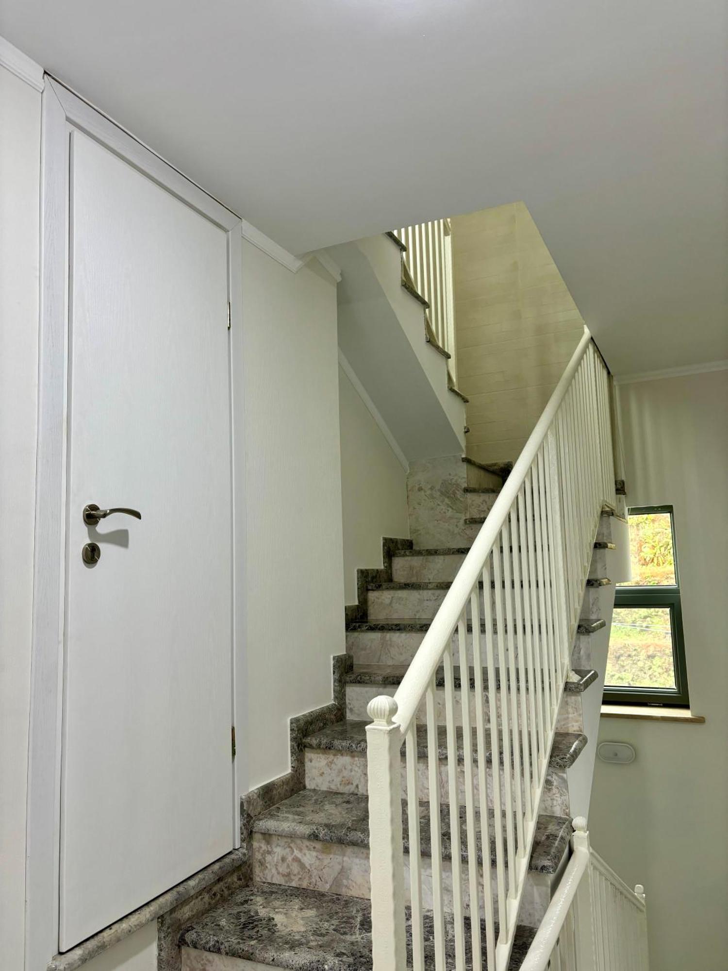 Hillside Inn Batumi Luaran gambar