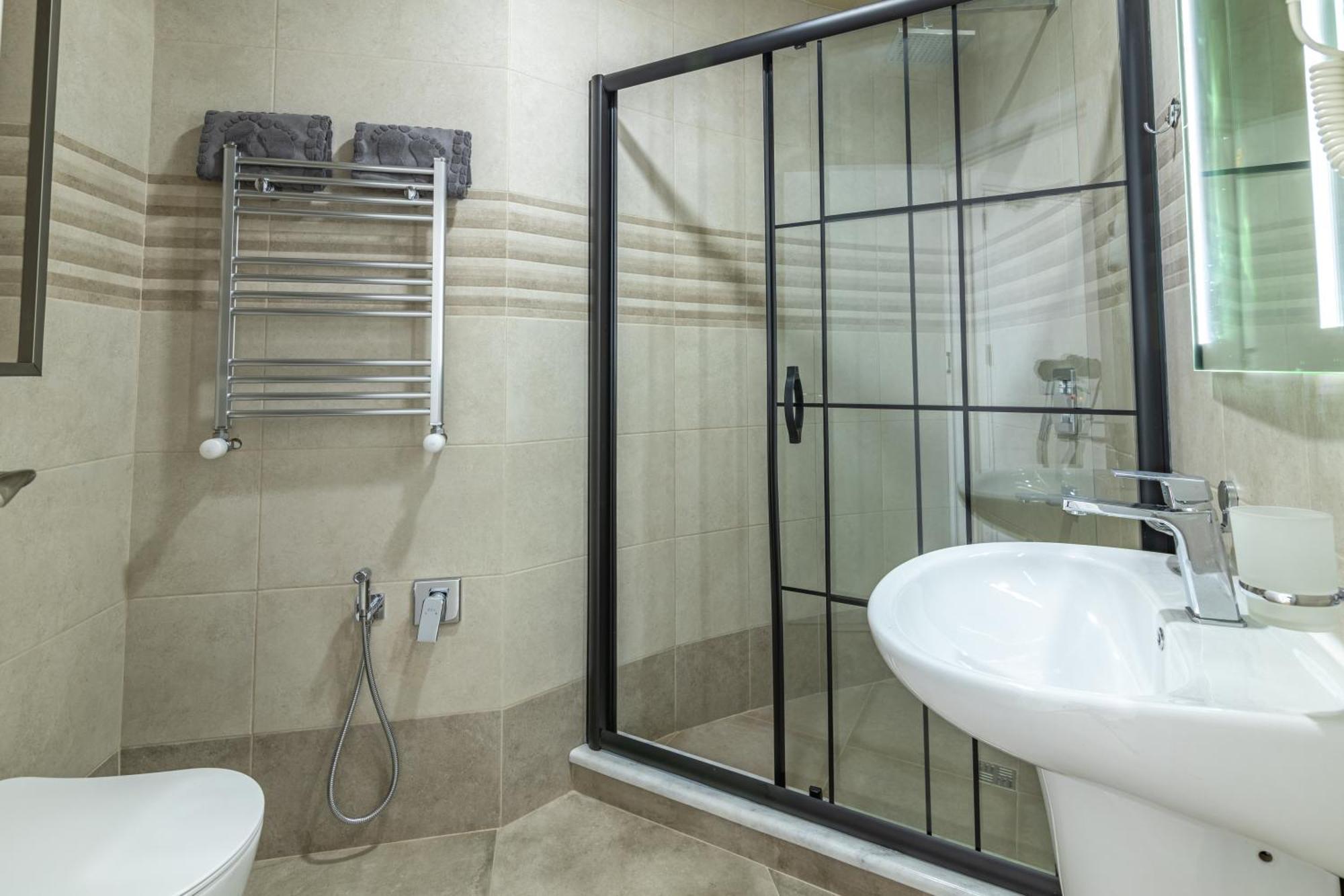 Hillside Inn Batumi Luaran gambar